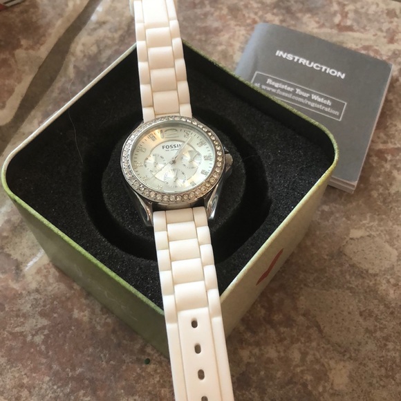 Like new Fossil watch - Picture 2 of 8